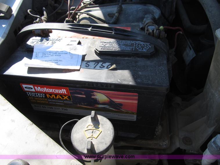 image for item B2747 2001 Ford F350 Super Duty pickup truck