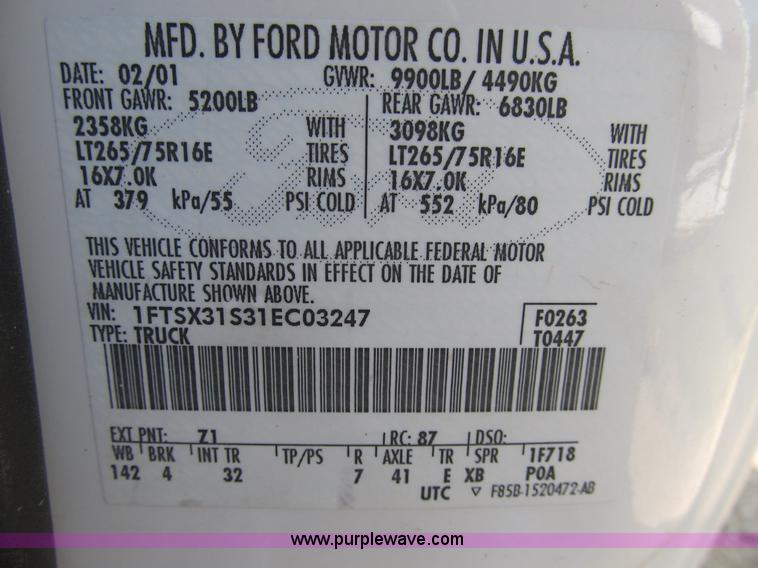 image for item B2747 2001 Ford F350 Super Duty pickup truck