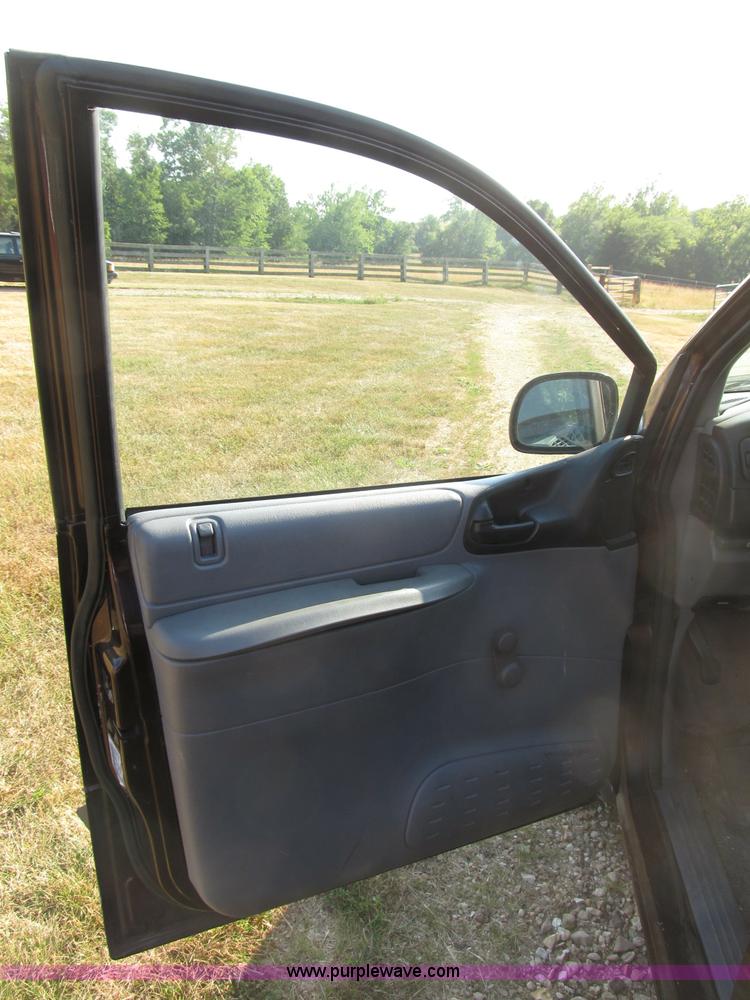 image for item B2748 1997 Dodge Caravan mini van