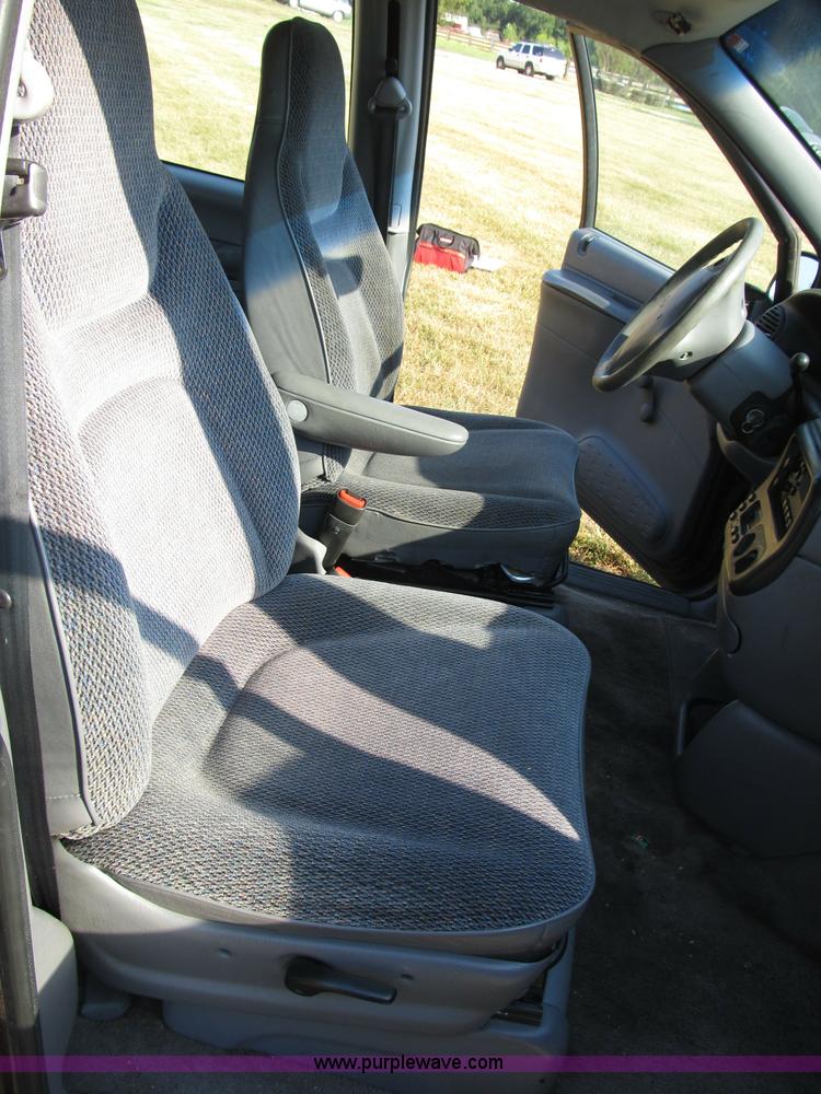 image for item B2748 1997 Dodge Caravan mini van