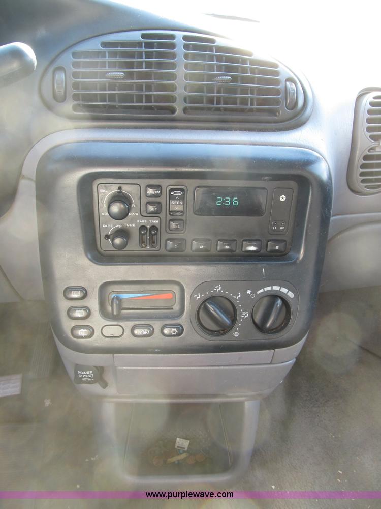 image for item B2748 1997 Dodge Caravan mini van