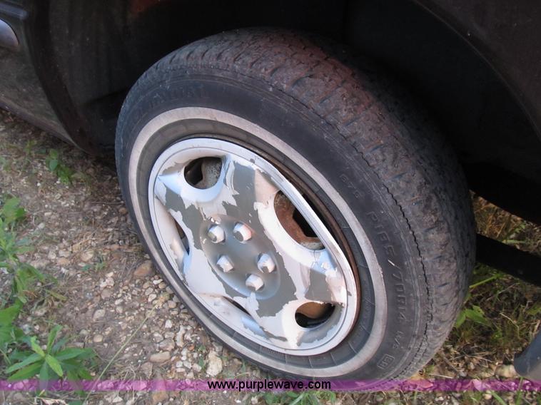 image for item B2748 1997 Dodge Caravan mini van