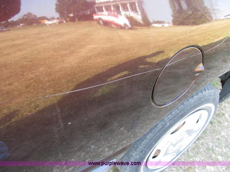 image for item B2748 1997 Dodge Caravan mini van