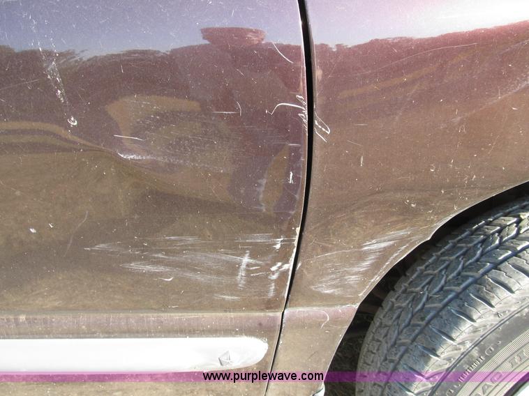 image for item B2748 1997 Dodge Caravan mini van