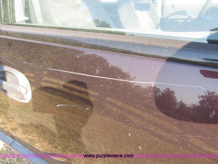 image for item B2748 1997 Dodge Caravan mini van