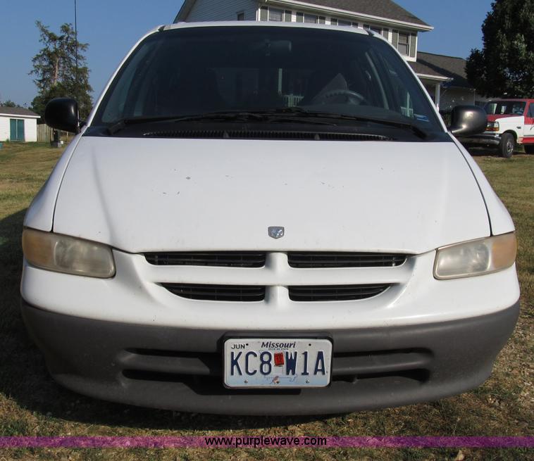 image for item B2751 1997 Dodge Grand Caravan mini van