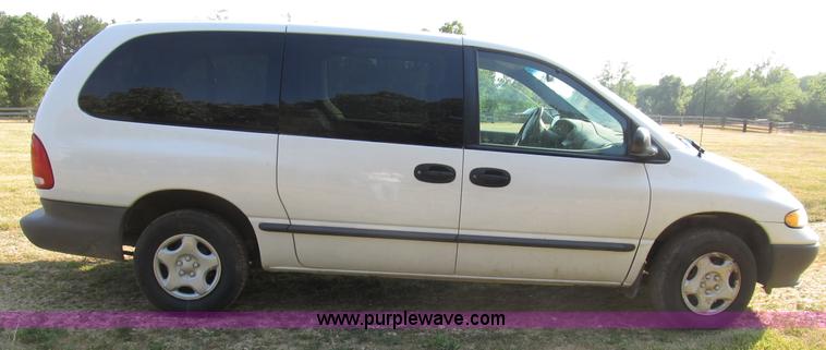 image for item B2751 1997 Dodge Grand Caravan mini van