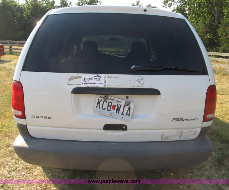 image for item B2751 1997 Dodge Grand Caravan mini van