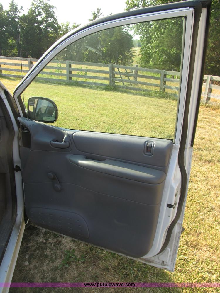 image for item B2751 1997 Dodge Grand Caravan mini van