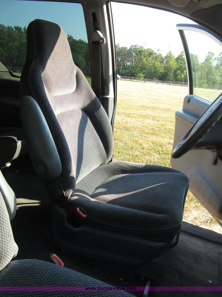 image for item B2751 1997 Dodge Grand Caravan mini van