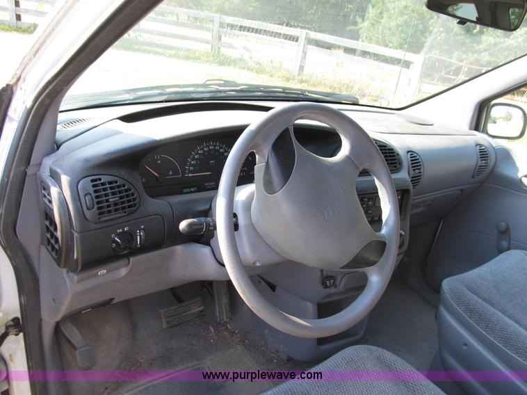 image for item B2751 1997 Dodge Grand Caravan mini van