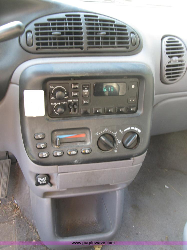 image for item B2751 1997 Dodge Grand Caravan mini van