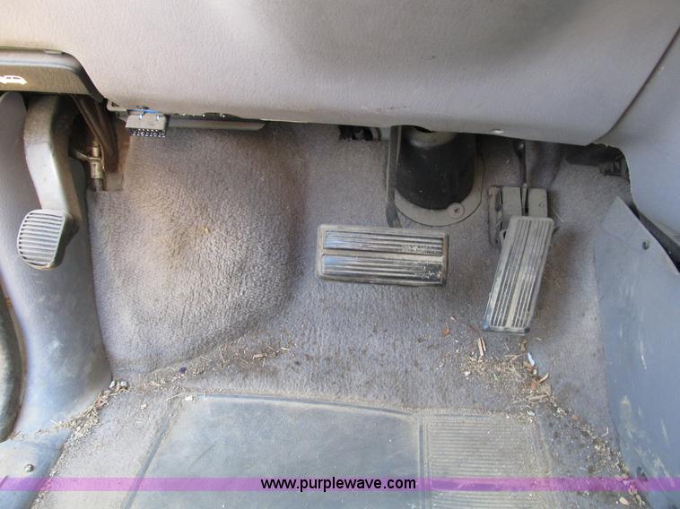 image for item B2751 1997 Dodge Grand Caravan mini van