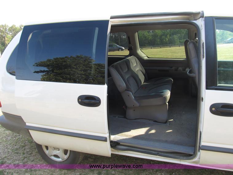 image for item B2751 1997 Dodge Grand Caravan mini van