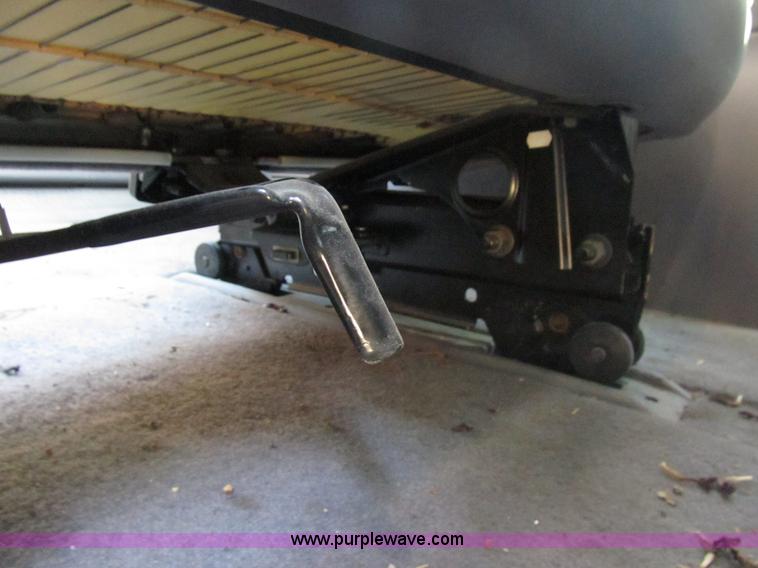 image for item B2751 1997 Dodge Grand Caravan mini van