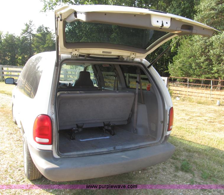image for item B2751 1997 Dodge Grand Caravan mini van