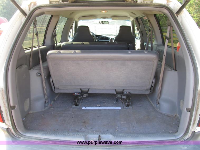 image for item B2751 1997 Dodge Grand Caravan mini van
