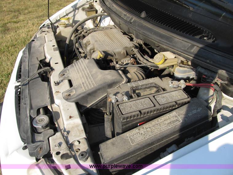 image for item B2751 1997 Dodge Grand Caravan mini van