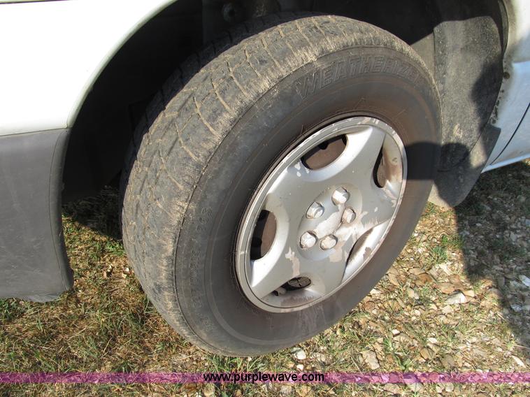 image for item B2751 1997 Dodge Grand Caravan mini van