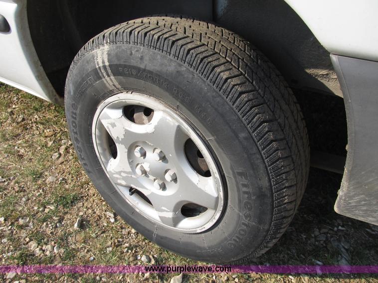 image for item B2751 1997 Dodge Grand Caravan mini van