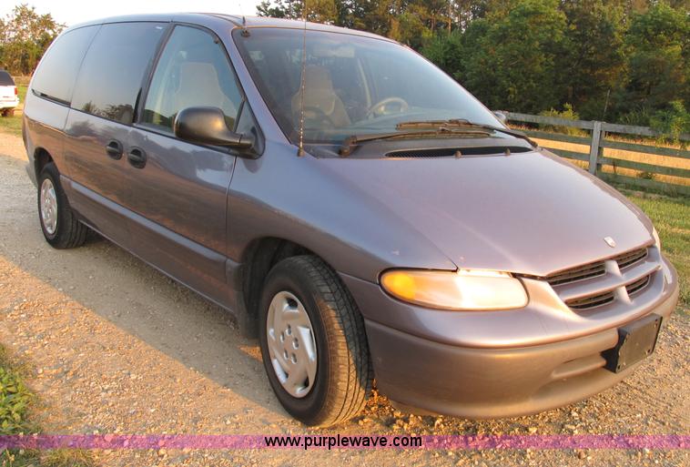 image for item B2752 1998 Dodge Grand Caravan SE mini van