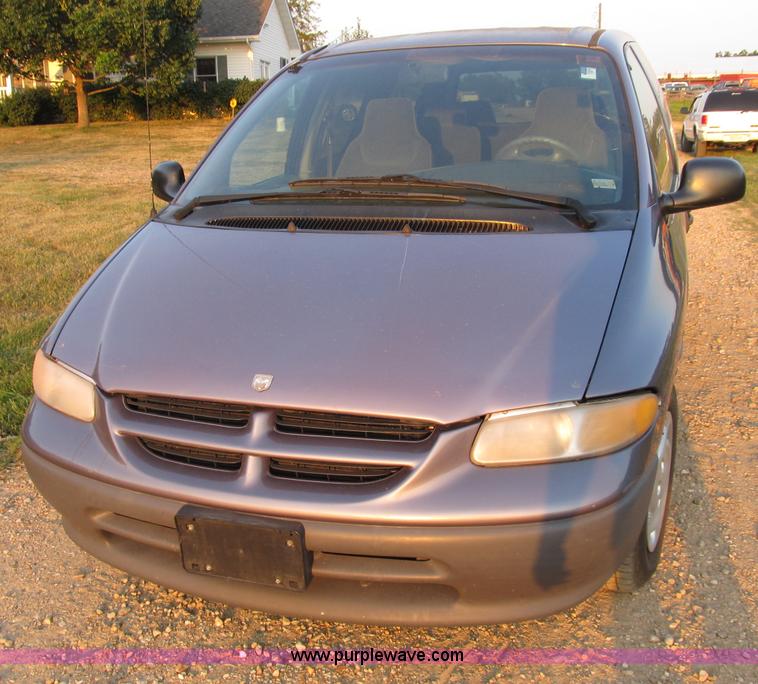 image for item B2752 1998 Dodge Grand Caravan SE mini van