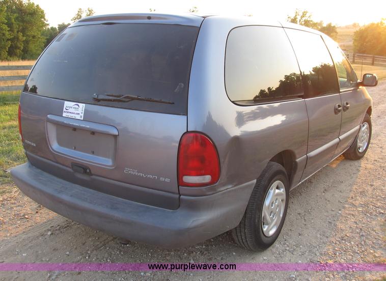 image for item B2752 1998 Dodge Grand Caravan SE mini van