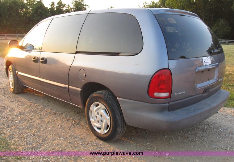 image for item B2752 1998 Dodge Grand Caravan SE mini van