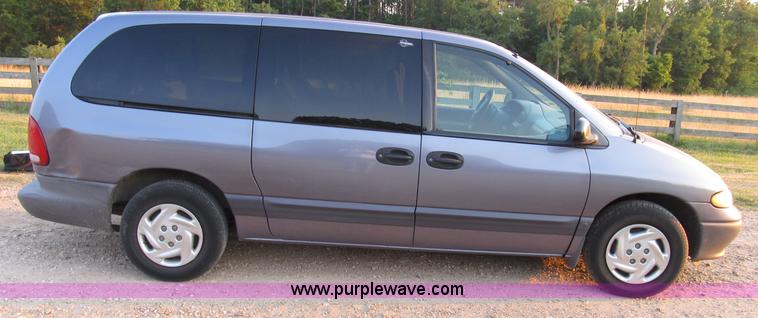 image for item B2752 1998 Dodge Grand Caravan SE mini van