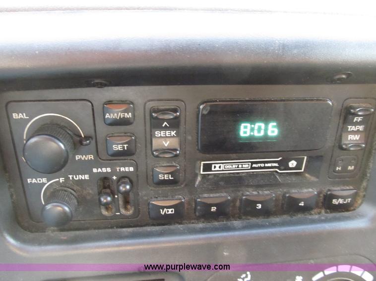 image for item B2752 1998 Dodge Grand Caravan SE mini van