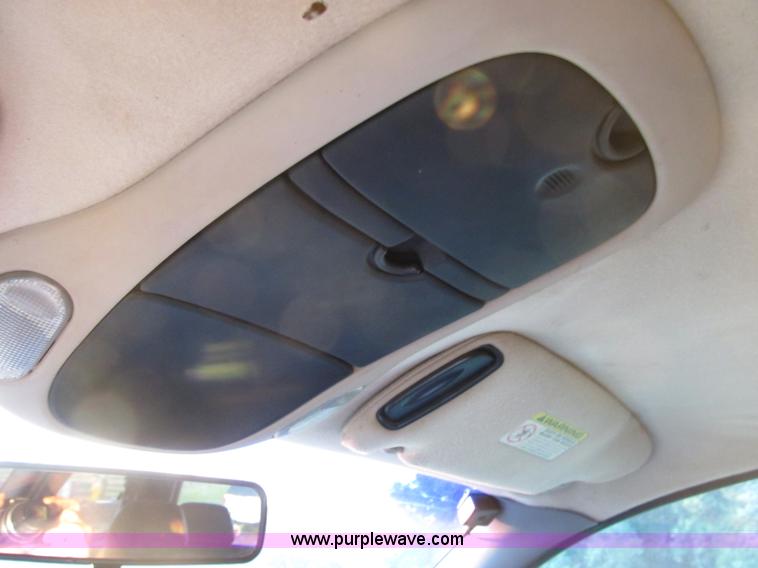 image for item B2752 1998 Dodge Grand Caravan SE mini van