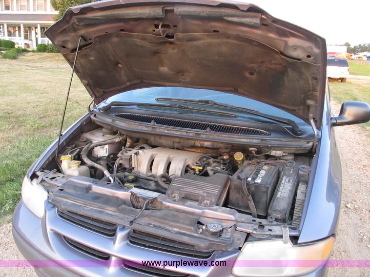 image for item B2752 1998 Dodge Grand Caravan SE mini van