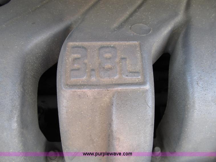 image for item B2752 1998 Dodge Grand Caravan SE mini van