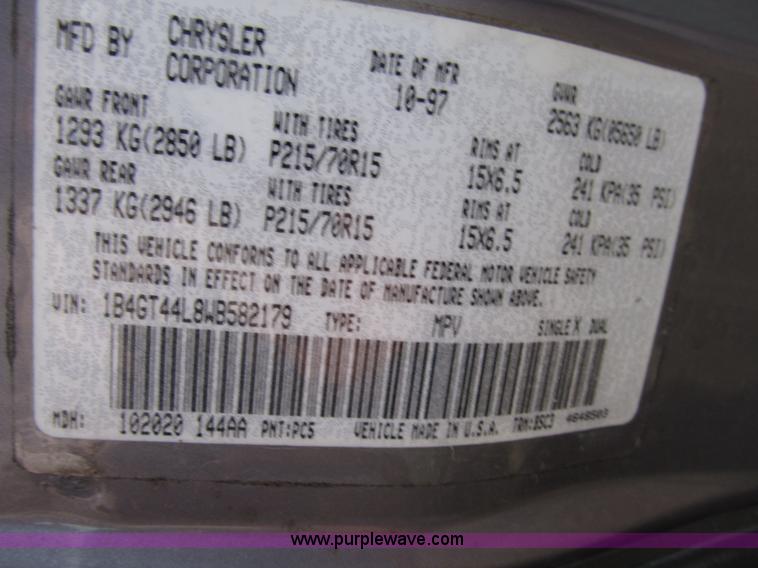 image for item B2752 1998 Dodge Grand Caravan SE mini van