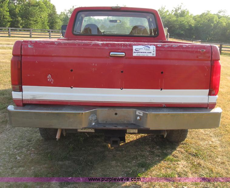 image for item B2753 1993 Ford F250 XL extended cab pickup truck