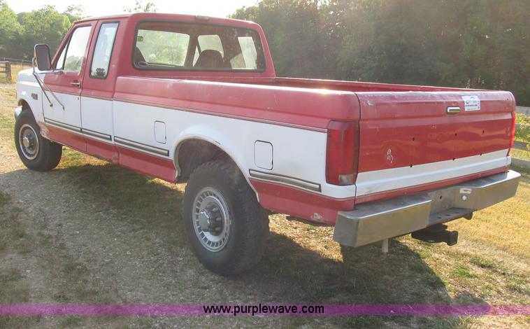 image for item B2753 1993 Ford F250 XL extended cab pickup truck