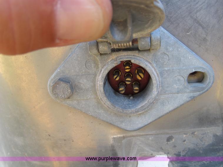 image for item B2753 1993 Ford F250 XL extended cab pickup truck