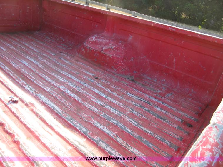 image for item B2753 1993 Ford F250 XL extended cab pickup truck