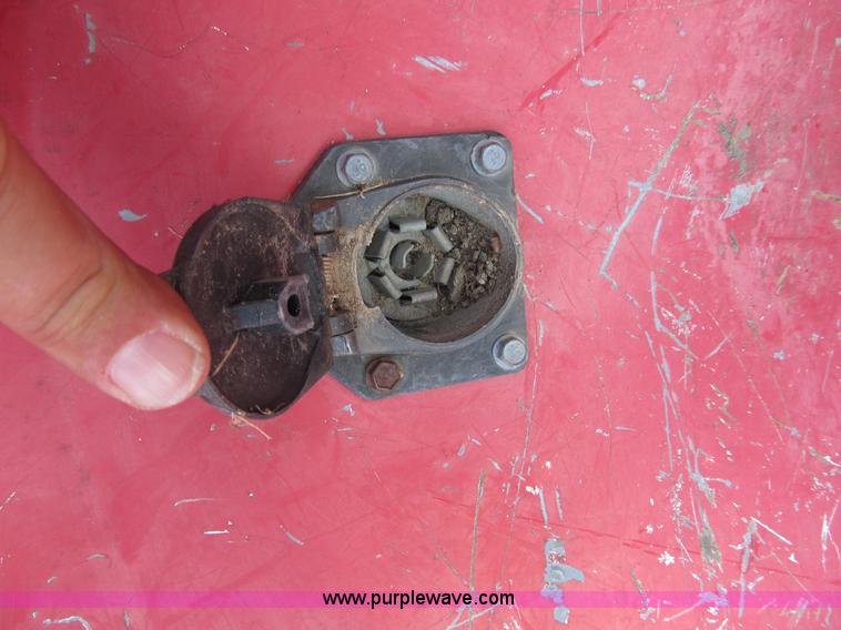 image for item B2753 1993 Ford F250 XL extended cab pickup truck