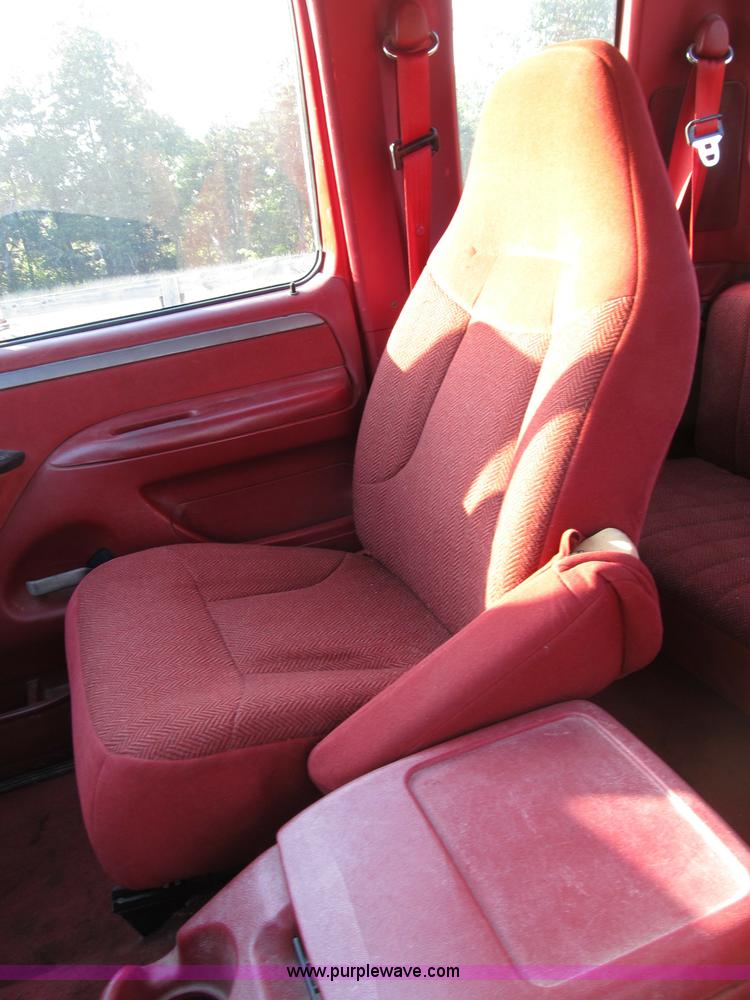 image for item B2753 1993 Ford F250 XL extended cab pickup truck