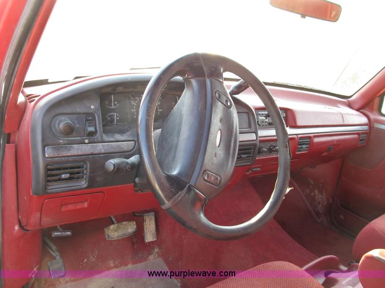 image for item B2753 1993 Ford F250 XL extended cab pickup truck