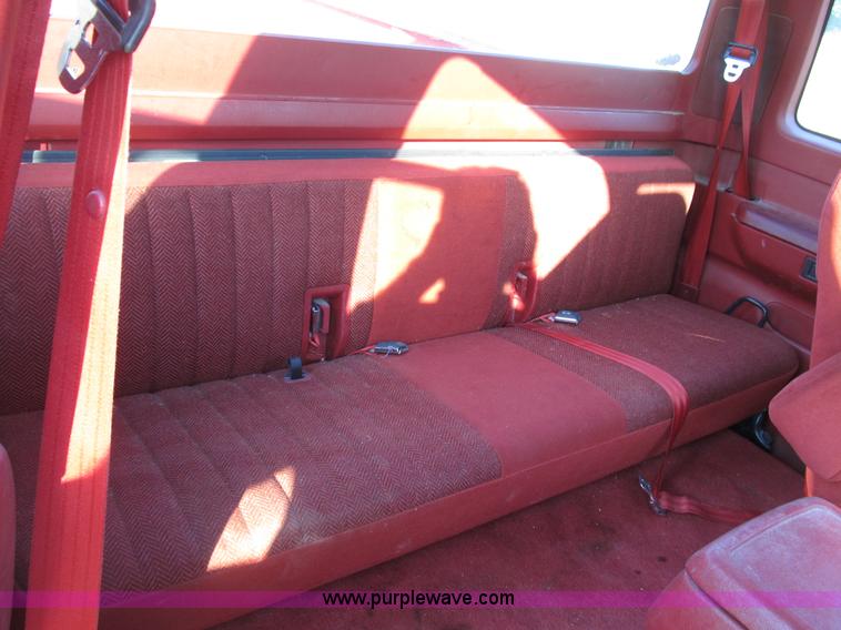 image for item B2753 1993 Ford F250 XL extended cab pickup truck