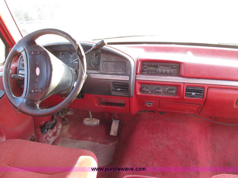 image for item B2753 1993 Ford F250 XL extended cab pickup truck