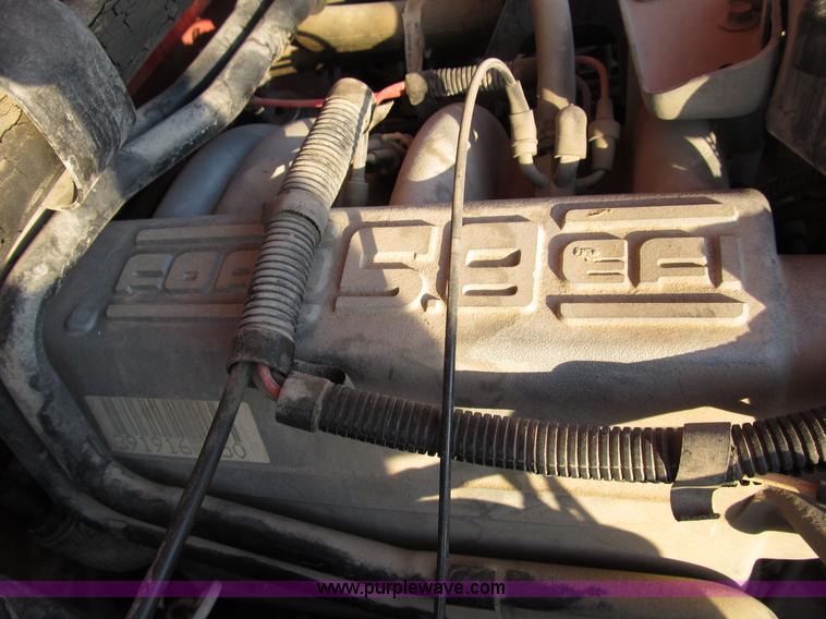 image for item B2753 1993 Ford F250 XL extended cab pickup truck