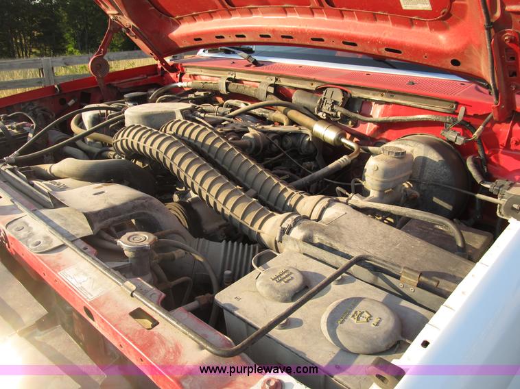 image for item B2753 1993 Ford F250 XL extended cab pickup truck