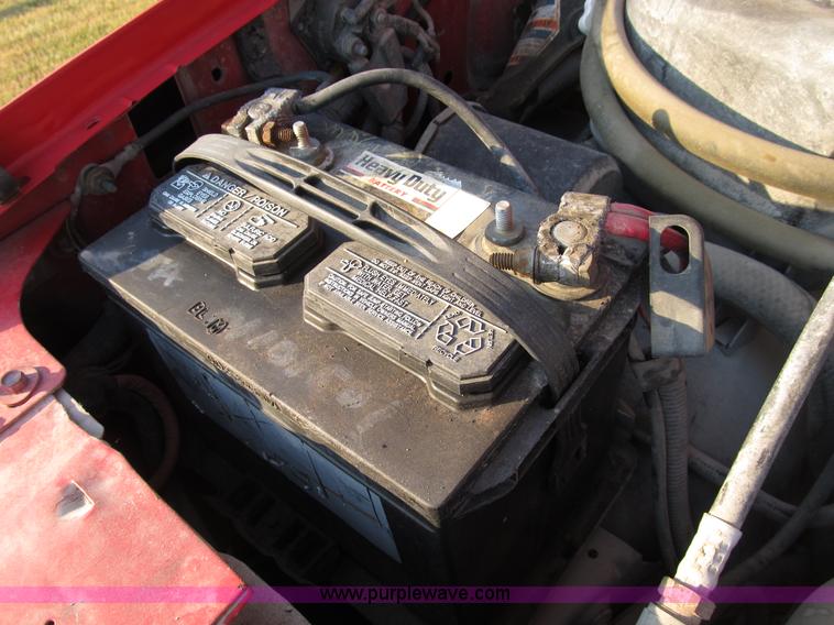 image for item B2753 1993 Ford F250 XL extended cab pickup truck