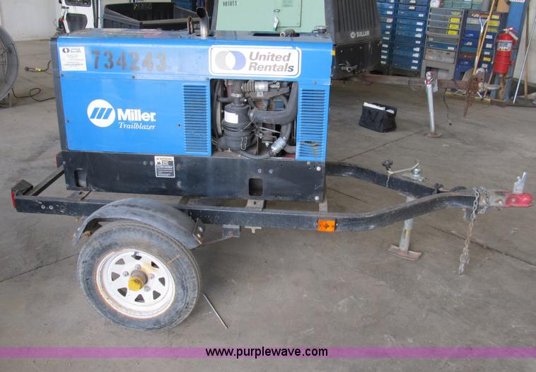 image for item B2758 2005 Miller Trail Blazer 301D portable welder