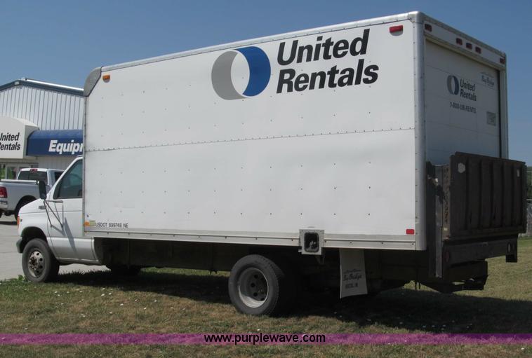 image for item B5158 2002 Ford E450 Super Duty box truck