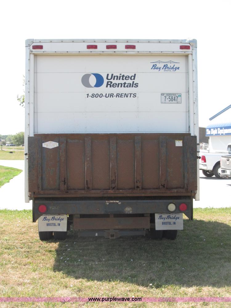 image for item B5158 2002 Ford E450 Super Duty box truck