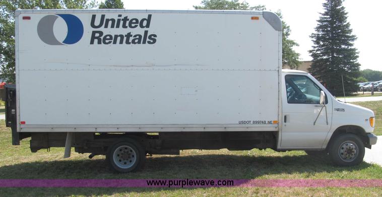 image for item B5158 2002 Ford E450 Super Duty box truck